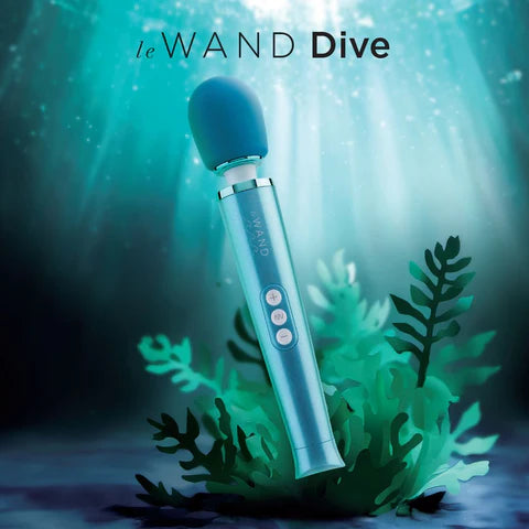 Le Wand Dive Submersible Rechargeable Vibrating Massager