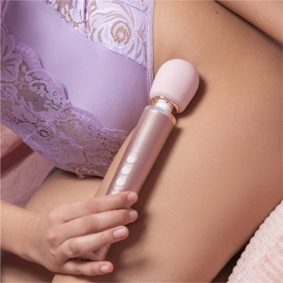 Le Wand Petite Rechargeable Massager - Rose Gold